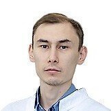 Врач Садыков Руслан Давлатович