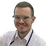 Врач Серяков Дмитрий Андреевич